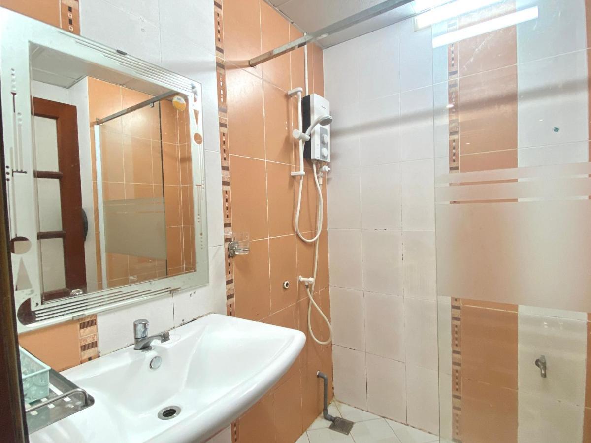 Hotel Reddoorz Chau Thien Tu 2 Ho Chi Minh City